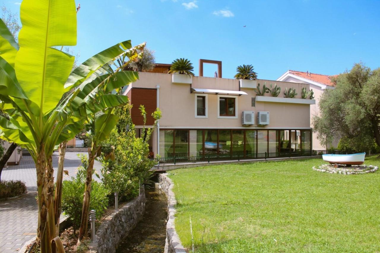 Sun Village Aparthotel Herceg Novi Exterior foto