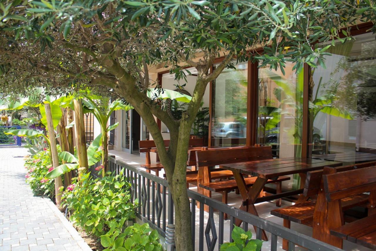 Sun Village Aparthotel Herceg Novi Exterior foto