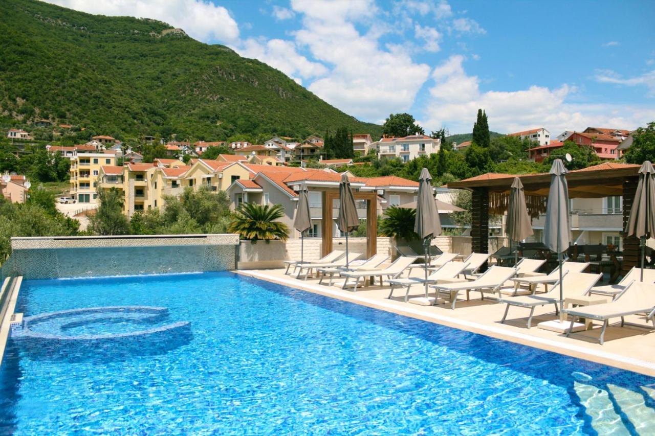 Sun Village Aparthotel Herceg Novi Exterior foto