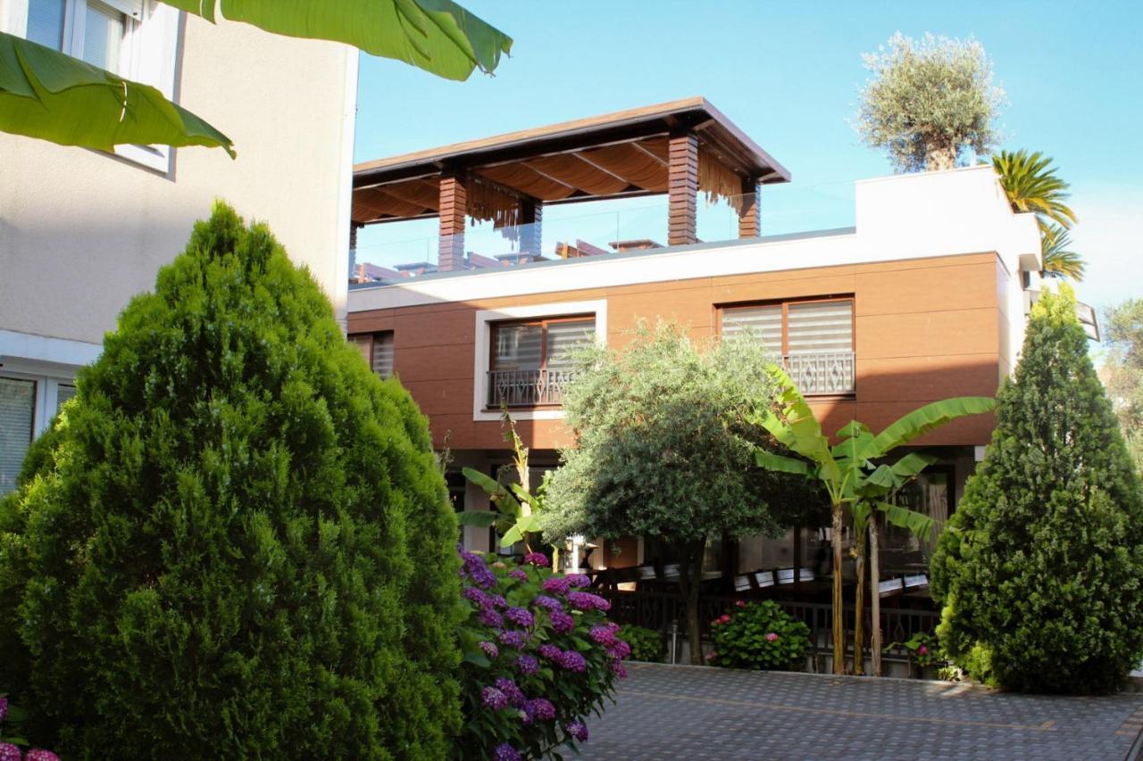 Sun Village Aparthotel Herceg Novi Exterior foto