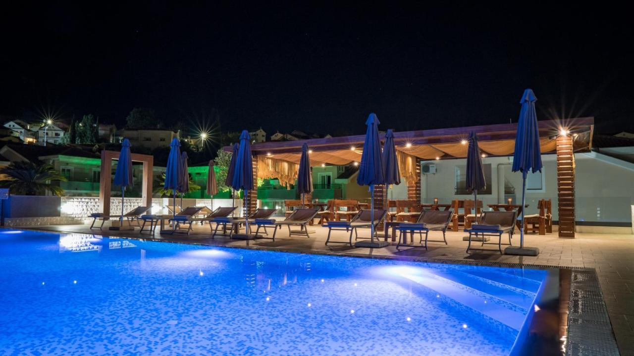 Sun Village Aparthotel Herceg Novi Exterior foto