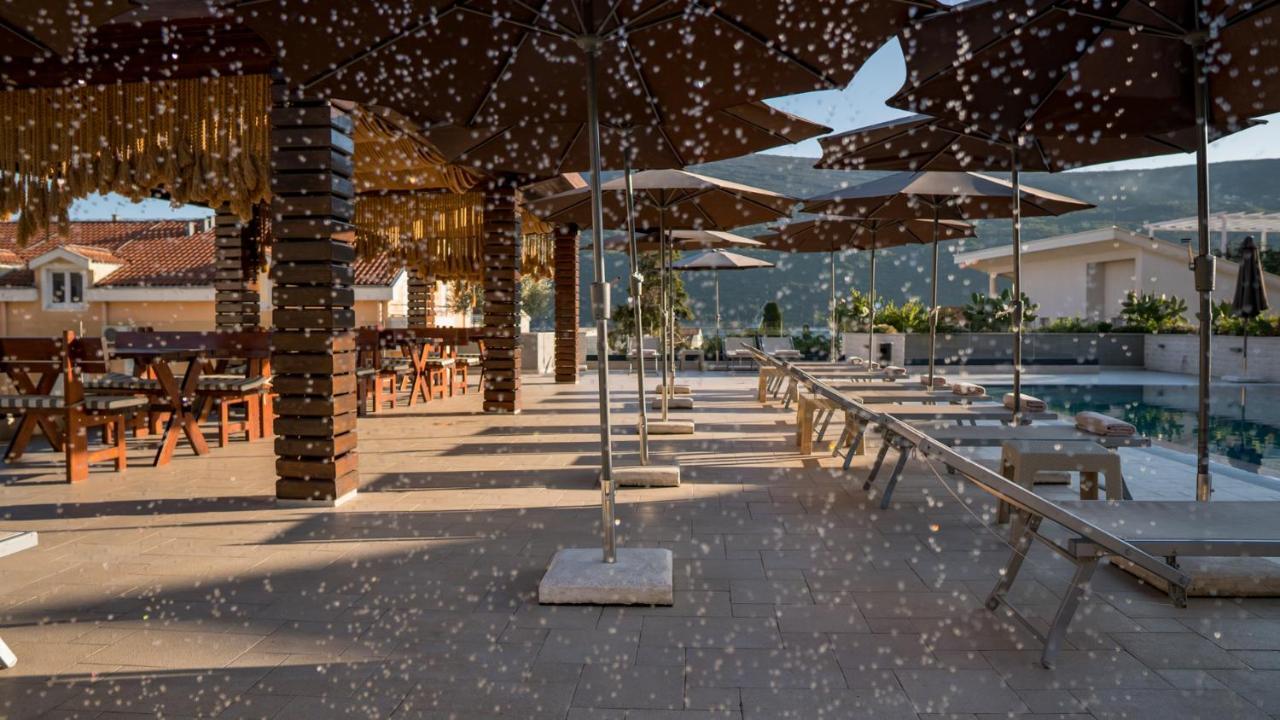 Sun Village Aparthotel Herceg Novi Exterior foto